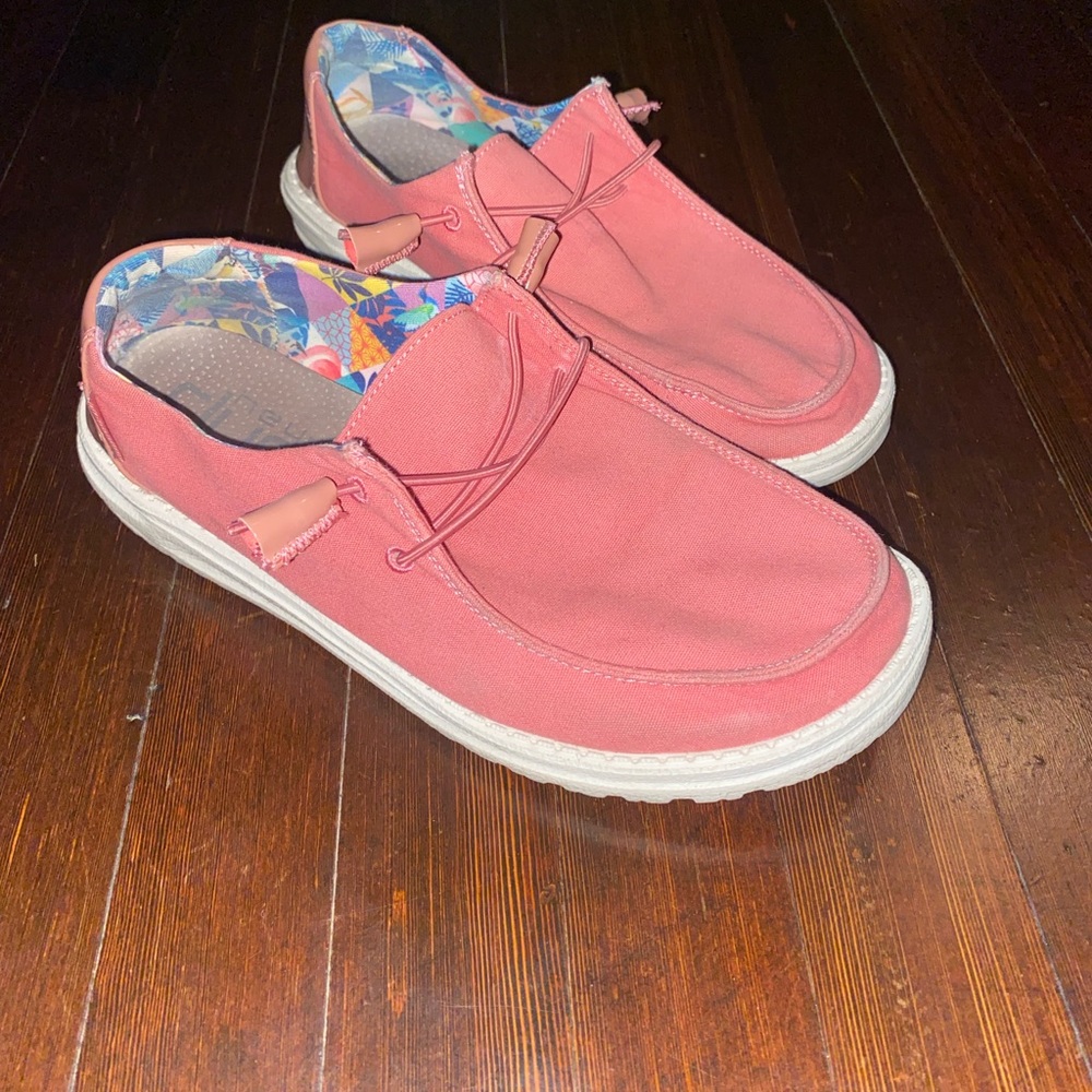 Size 8 Hey Dude shoes